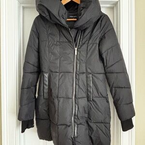 French ConnectionWomen's Black Quilted Puffer Coat with Shawl Hooded  Collar